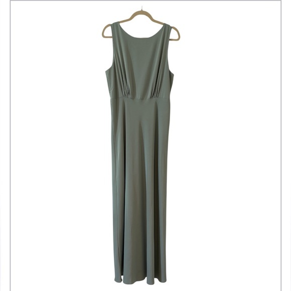 NWT Baltic Born Eucalyptus Green High Neck Sleeveless Maxi Gown Dress Size XL - Picture 1 of 16